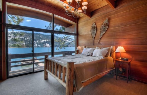 Truckee House | 3 bedroom and Den, 3.5 bath, sleeps 8, Lakefront with private dock DLR#004