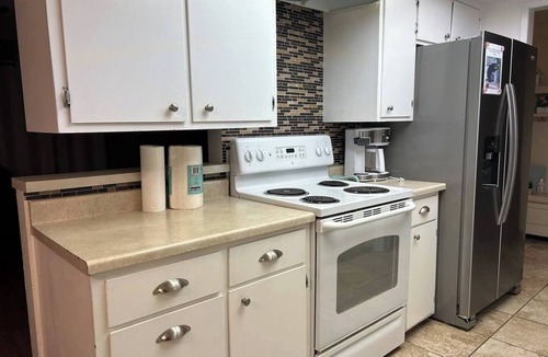 Oakhurst Cabin | 3-bedroom cabin with AC, WiFi in charming Oakhurst. Near Yosemite and Bass Lake.
