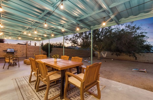 Joshua Tree House | 3-bedroom family and pet friendly just 12 minutes from Joshua Tree National Park