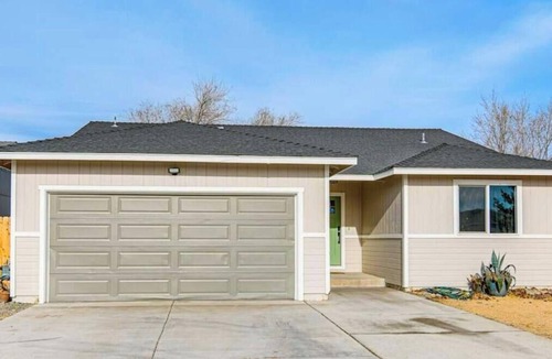 Fernley House | 3-bedroom house in peaceful Fernley, NV