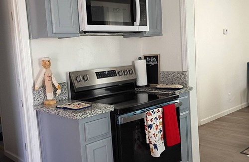 Fresno House | 3-bedroom house in peaceful Fresno with cool AC breeze