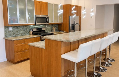 Van Nuys House | 3-bedroom house in fantastic Los Angeles with AC and comfort share swimming pool