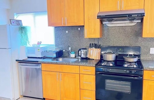 San Leandro House | 3-bedroom house in lovely San Leandro near downtown