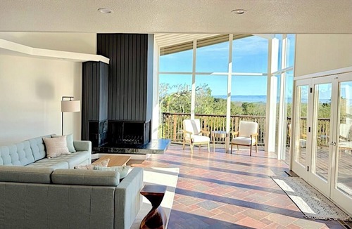 Central Portola Valley House | 3-bedroom house in delightful Portola Valley