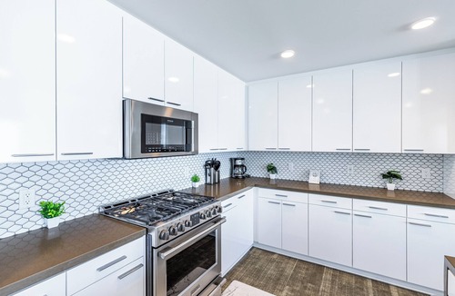 Downtown Los Angeles Apartment | 3 Bedroom Lux Skyline Penthouse DTLA High-Rise Apartment