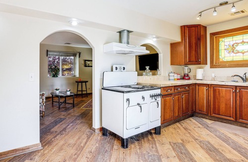 Pahrump House | 3 Mi to Dtwn Pahrump: Romantic Desert Oasis