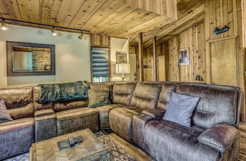 Sierra Cedars House | 3 Mi to Shaver Lake: Cozy 'Bears Hideaway' Cabin!