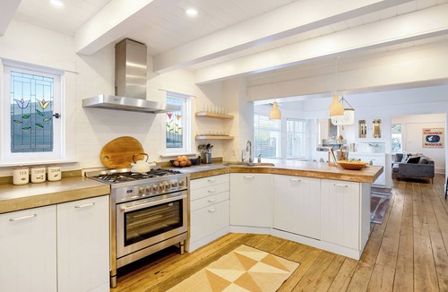 Venice House | 3-Min Walk to Beach | Patio +Firepit + BBQ + EV Charger | Venice Veranda