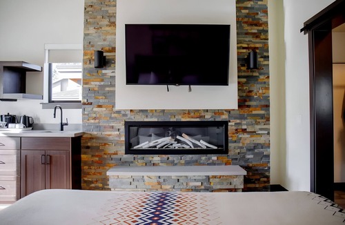 Mammoth Lakes Hotel | 3 PeacefulUnits w/Sauna Access, Perfect for Outdoor Lovers & Mammoth Ski Trips!