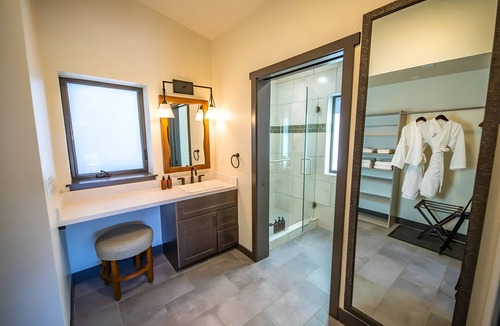 Mammoth Lakes Hotel | 3 PeacefulUnits w/Sauna Access, Perfect for Outdoor Lovers & Mammoth Ski Trips!
