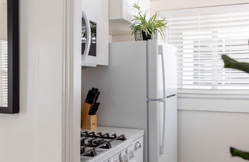 Carlson Park Cottage | 3 Private Cottages on One Property in Culver City