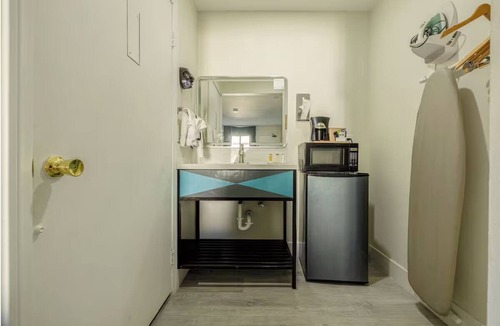 Barstow Hotel | 3 Rooms - Relax in Styled 2 Queen Beds Room with Route 66 Memorabilia