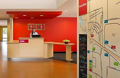 Greenacres Hotel | 3-Star Hotel ∙ TownePlace Suites by Marriott Bakersfield West