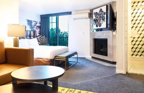 Norma Triangle Hotel | 3 Suites w/Access to Rooftop Lounge, Tennis Court, Pool & Local Hotspots