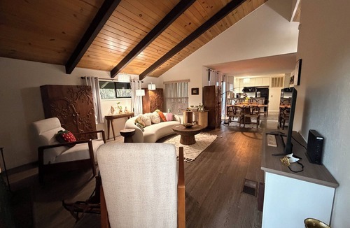 Groveland Cabin | 30 Mins to Yosemite: 2BR Retreat with Lake & Golf