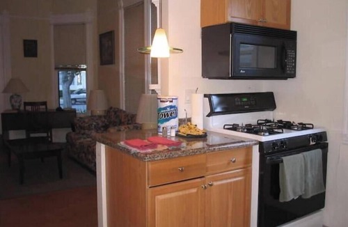 Downtown North Apartment | 357#D downtwn/Stanford 1bedroom/carport hardwd,A/C