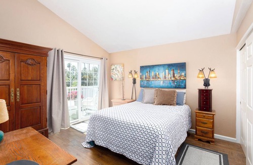 Motel District Condo | 364 Harbor View
