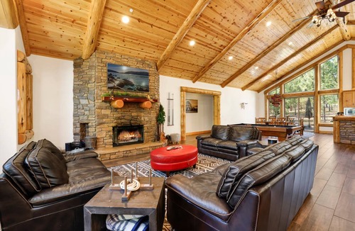Evergreen Estates Cabin | 364 m² Cabin ∙ 4 bedrooms ∙ 14 guests