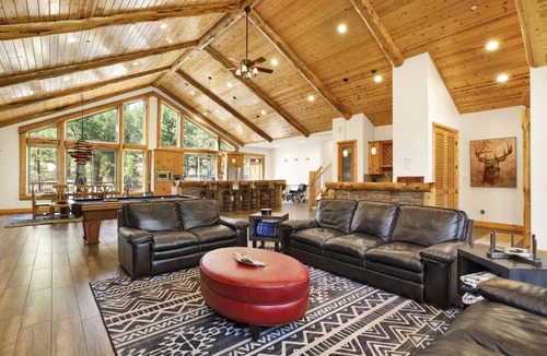 Evergreen Estates Cabin | 364 m² Cabin ∙ 4 bedrooms ∙ 14 guests