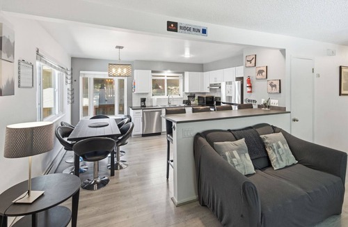 South Lake Tahoe Condo | 37 Villa Tahoe - Cozy & Stylish Condo - Walkable to the Lake - On 2 Bus Routes