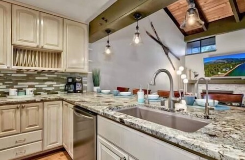 South Lake Tahoe House | 3Bd/3Ba Tahoe Resort: Ski, Beach Access, & Pool!