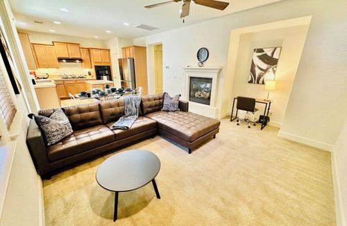 Reno House | 3Bedroom/2.5Bathroom/Sleeps11/LT