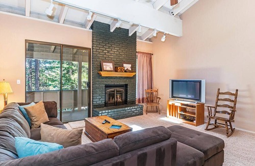 Incline Village Condo | 3BR/2BA Incline Village condo w pool, fireplace