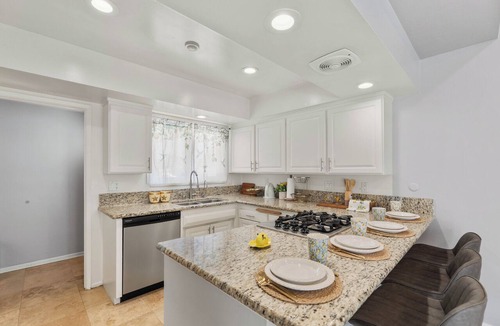 Midway City House | 3BR Chic & Modern Retreat near Disneyland