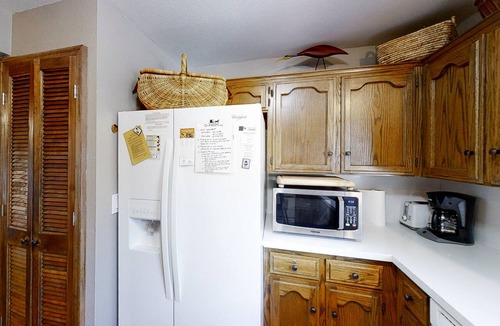 Lakeshore Condo | 3BR Huntington Lake Condo w/mountain views, 2 decks, WiFi, & private W/D