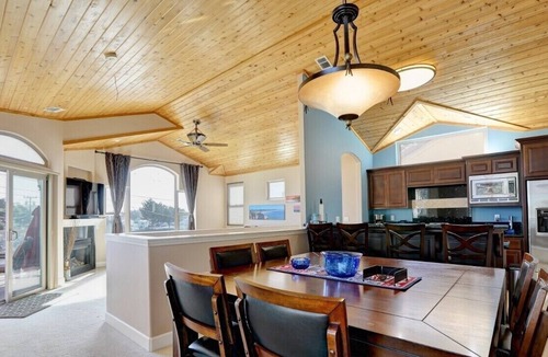 Downtown House | 3BR One block to Beach!