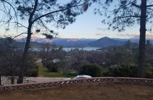 Wofford Heights House | 3BR Panoramic Lake View, Sequoia Forest, Kern County