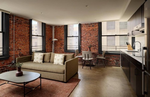 Downtown Los Angeles Hotel | 3BR Penthouse | Winfield Lofts | Full Kitchen | City Views