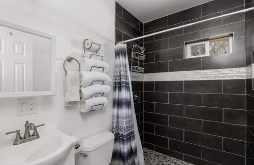Bakersfield House | 3brm Spanish Cottage remodeled