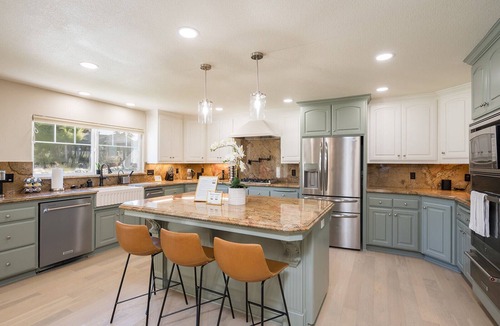 Templeton House | 4,500 sq-ft retreat with a pool and hot tub in the middle of wine country!