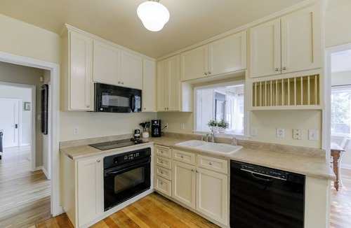 Redding House | 4-bedroom house in the beautiful Redding Garden Tract, near downtown