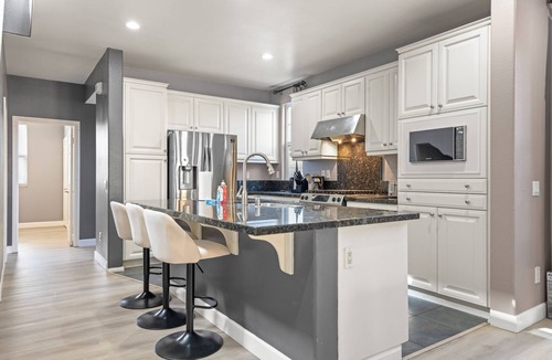 Walnut Valley House | 4-bedroom house in perfect West Covina with cool AC breeze #42480