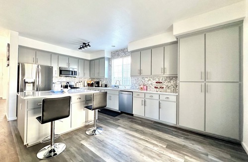 Valley Oak House | 4-bedroom vacation home just 5 minutes to University of the Pacific