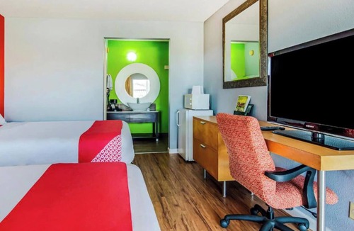 Ridgecrest Hotel | 4 Convenient Rooms Near China Lake Naval Weapon Center – Perfect for Travelers