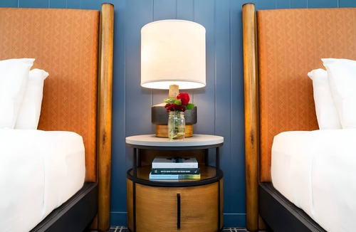 Mammoth Lakes Hotel | 4 Cozy Alpine Units with Sauna & Steam Room Access Near Mammoth Ski Adventures!