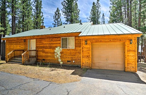 Black Bart House | 4 Mi to Heavenly: Home w/Deck in South Lake Tahoe