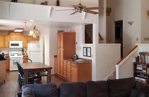 Black Bart House | 4 Mi to Heavenly: Home w/Deck in South Lake Tahoe