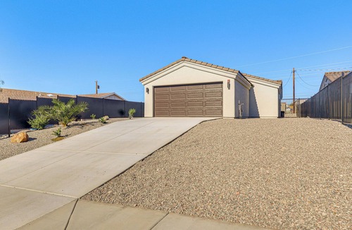 Lake Havasu City Cottage | 4 Mi to Lake Havasu State Park! Retreat w/Hot Tub