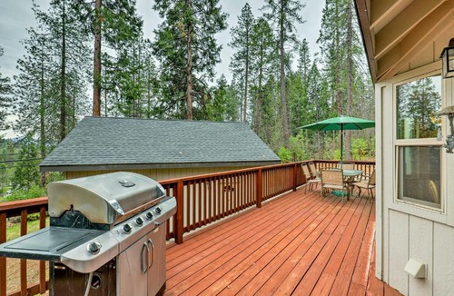 Hathaway Pines House | 4 Mi to Pine Lake: Hathaway Pines Cabin w/Deck