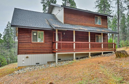 Hathaway Pines House | 4 Mi to Pine Lake: Hathaway Pines Cabin w/Deck