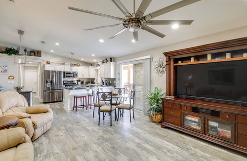 Lake Havasu City House | 4 Mi to the Lake! Havasu Home w/Heated Pool