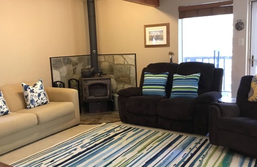 Alta Sierra House | 4-Seasons Mountain House with Hot Tub & Patio + Giant Trees everywhere!