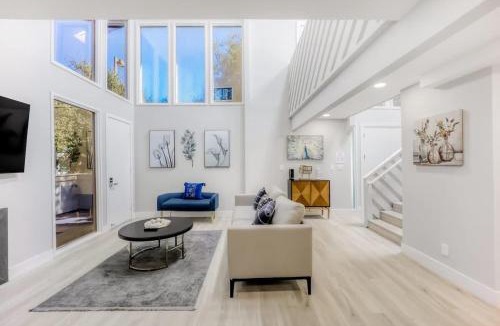Menlo Park House | 497-Upscale Family Home w AC & Patio near Meta & Stanford