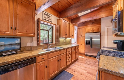 Tahoe Sierra Estates House | 4BDR/4BA Home for 10+ Private Beach A+ Location