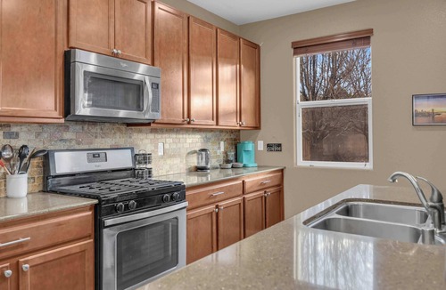 Reno House | 4Bedroom/6 TVs/Sleeps16
