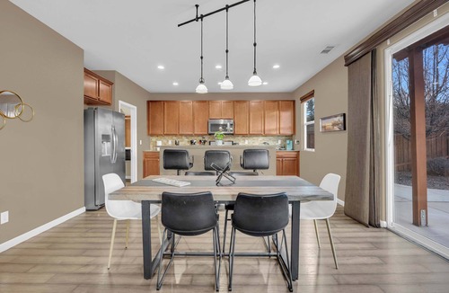 Reno House | 4Bedroom/6 TVs/Sleeps16